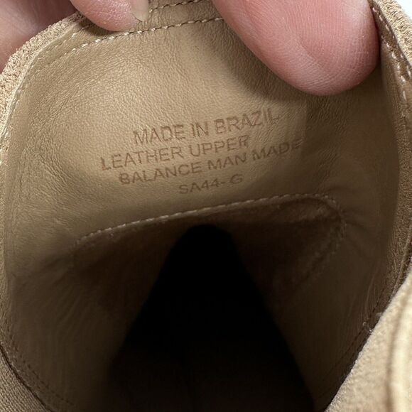 Bernardo Dove Chelsea Boots Sand Split Suede Size 8.5 - Picture 12 of 12